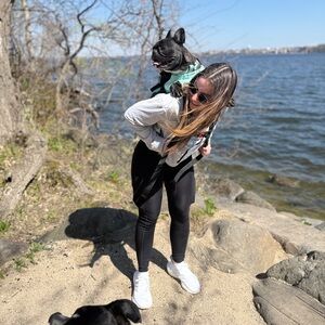 Meet your Posher, Holly